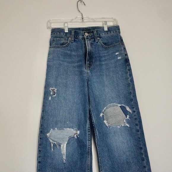 Like New Uniqlo Jeans - Picture 2 of 7